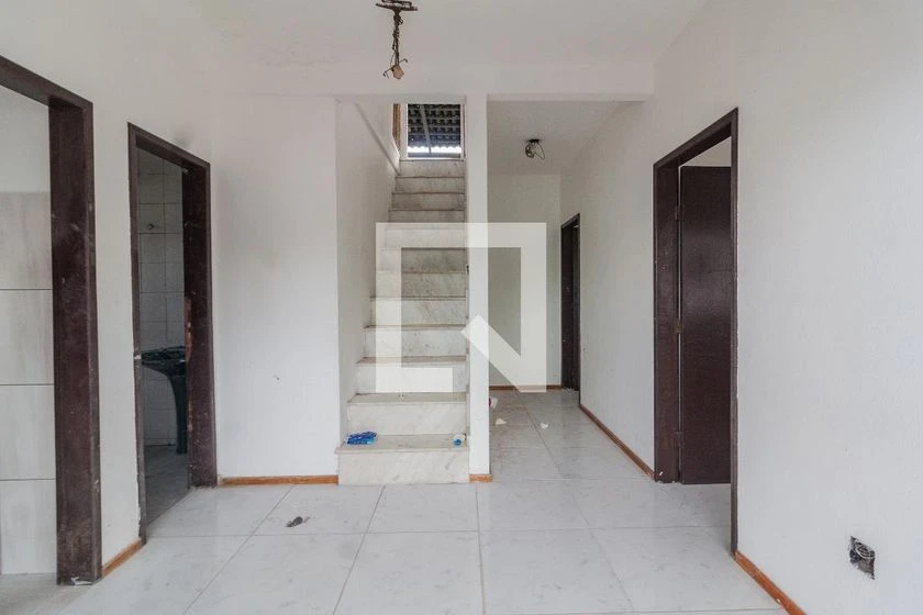 Apartamento con 2 dormitorios y balcón