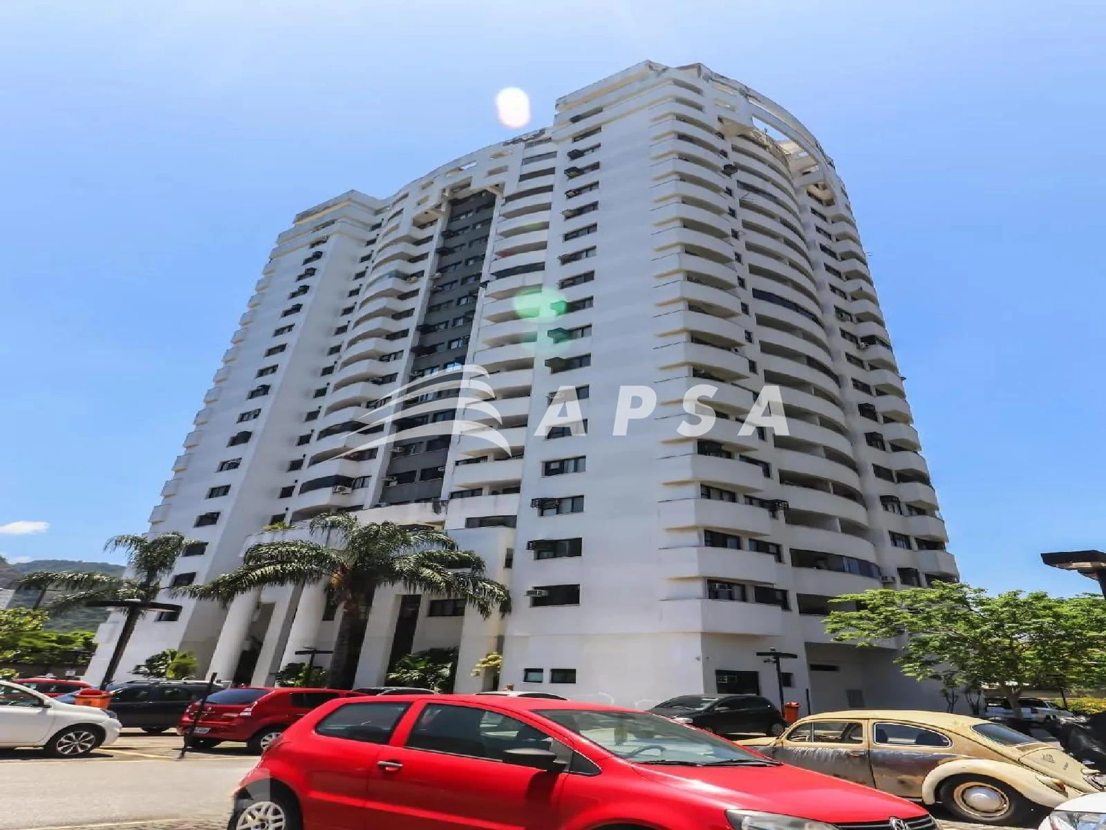 Unfurnished 2-bedroom apartment with a private BBQ — photo 28