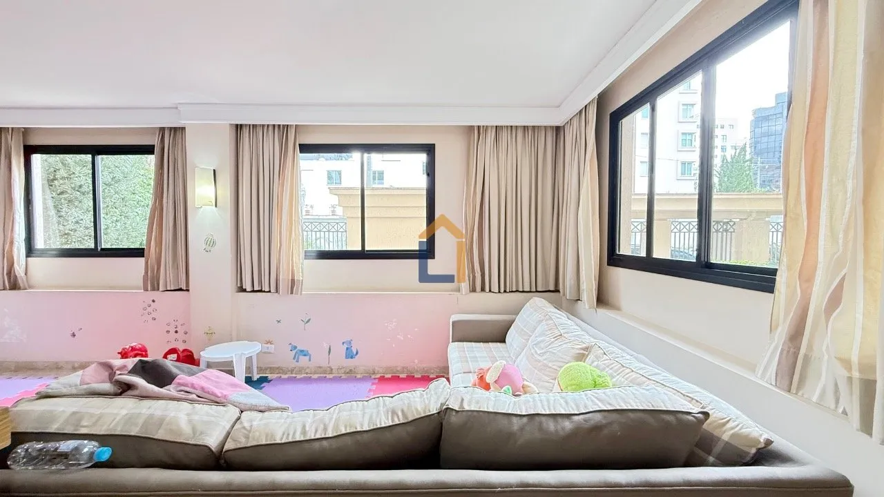 3-bedroom apartment with a washing machine in Curitiba — photo 37