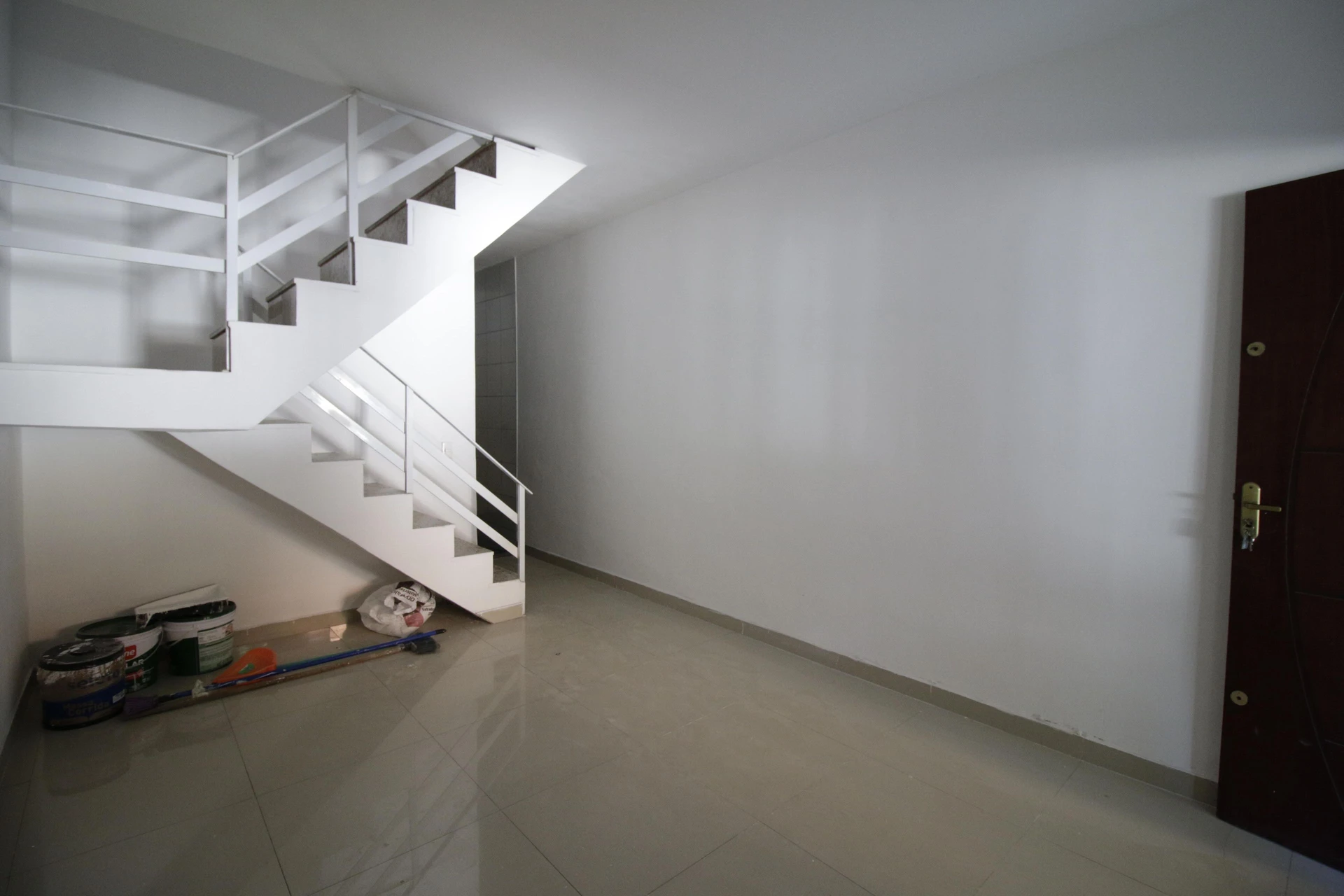 Casa sem mobília com 2 quartos e varanda — photo 20