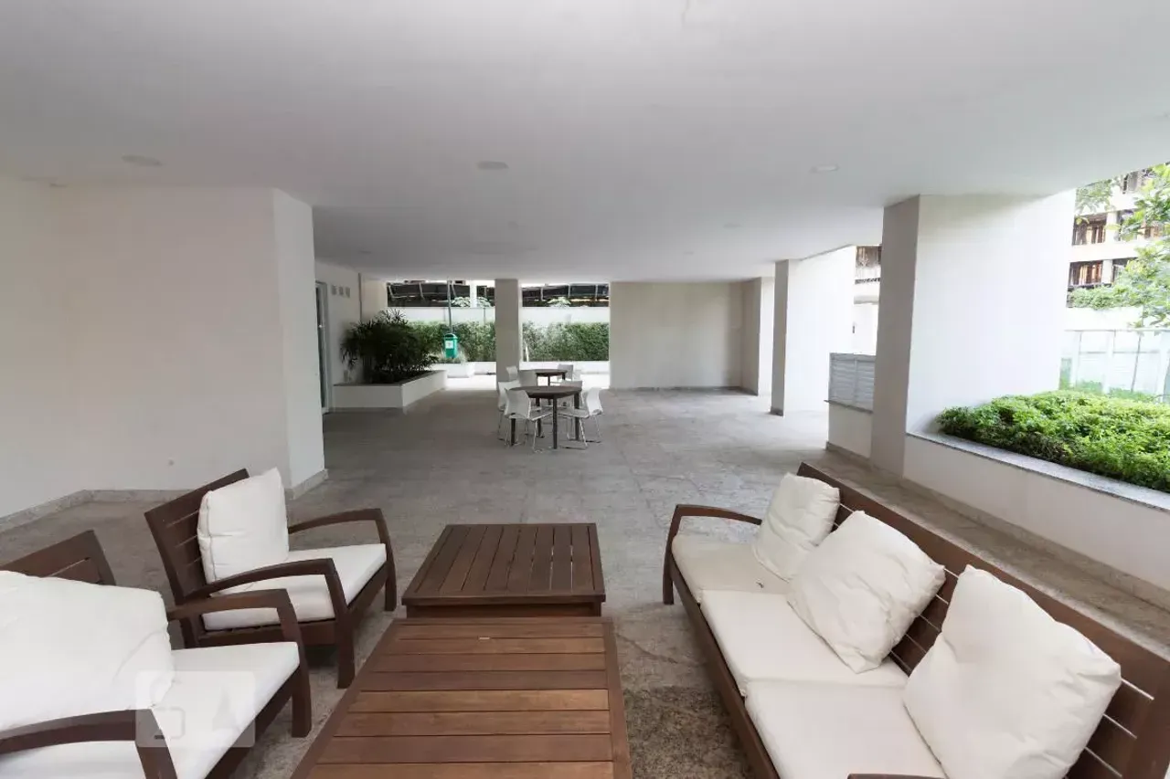 Furnished 93 m² apartment with 3 bedrooms and 1 parking — photo 17
