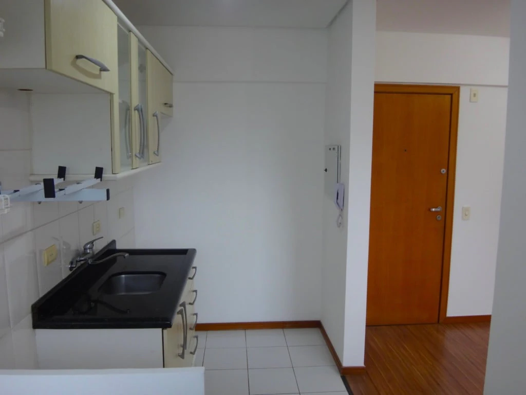 Furnished studio, 66 m², with wood or laminate floors — photo 18