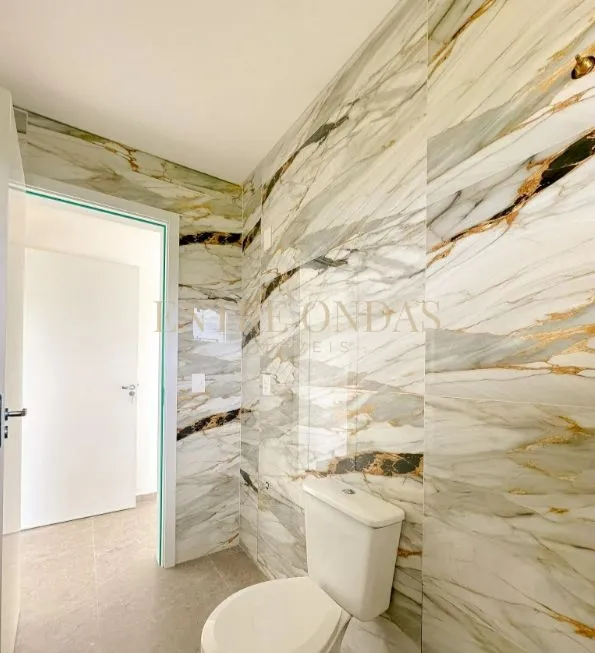 3-bedroom house with a mountain view in Florianópolis — photo 9