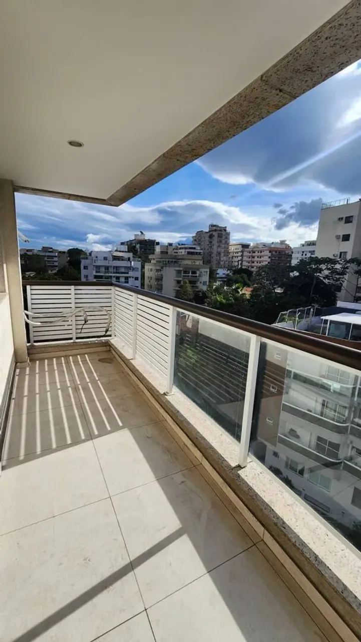 3-bedroom apartment with 4 bathrooms and a glass balcony — photo 12
