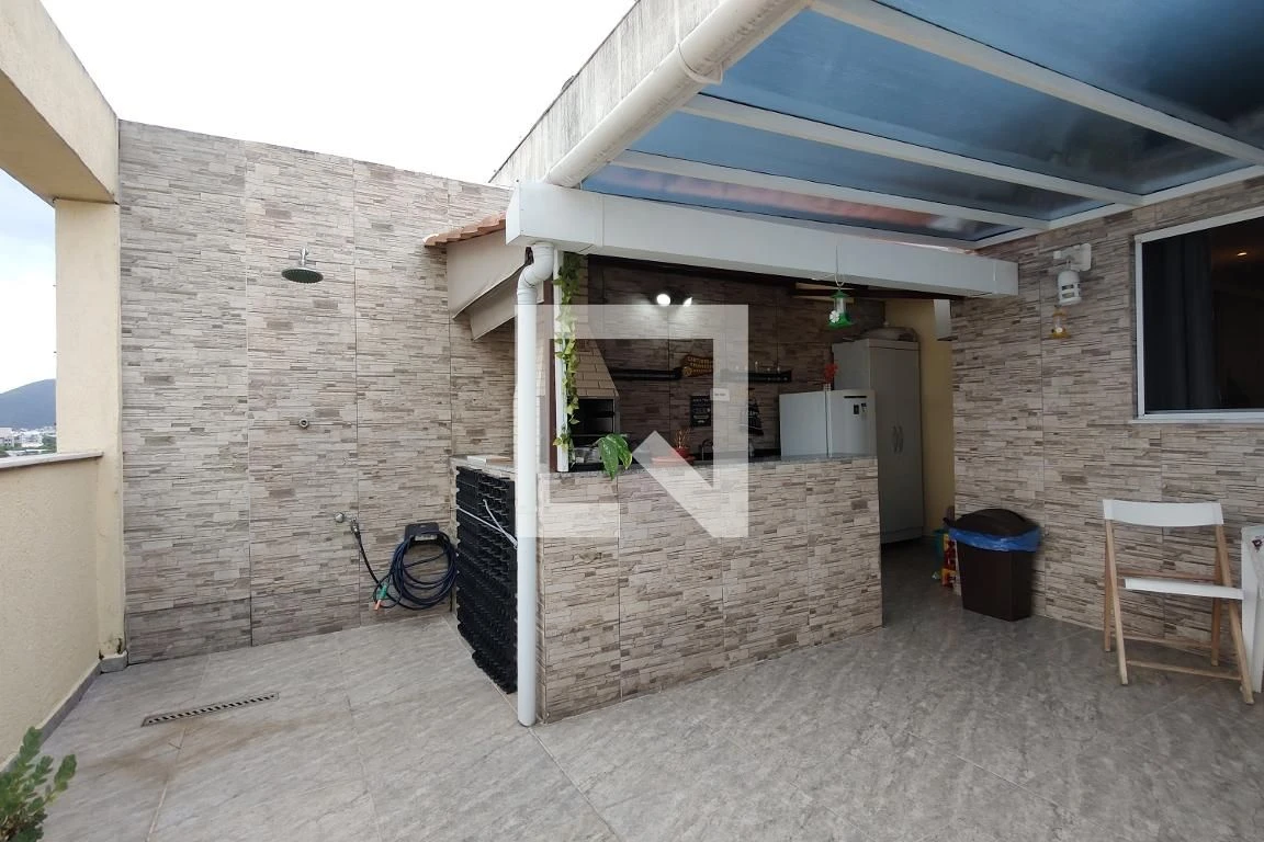 Glass-enclosed balcony in a 3-bedroom apartment, 155 m² — photo 86
