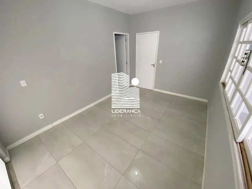 4-bedroom house with private garden and BBQ area — photo 8