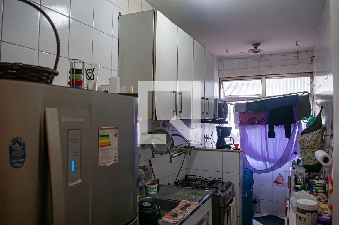 Furnished 2-bedroom apartment with enclosed kitchen and balcony — photo 10