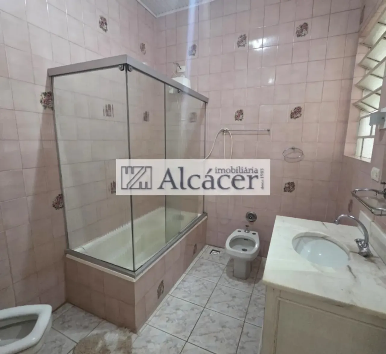 Unfurnished house with 3 bedrooms and private garden — photo 15