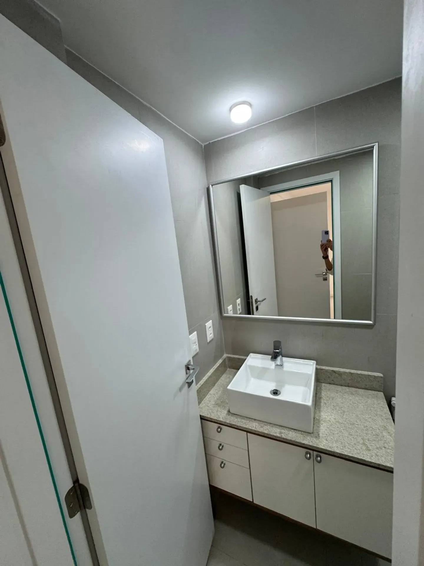 Unfurnished apartment with 3 bedrooms and 4 bathrooms — photo 21