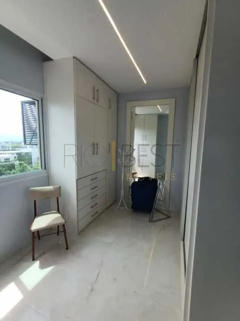 Furnished 3-bedroom apartment with enclosed balcony — photo 14