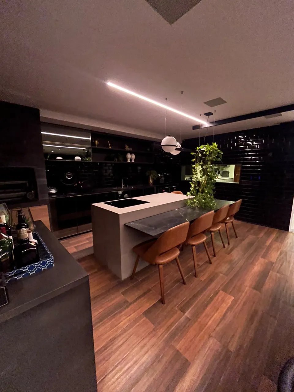 5-bedroom house with a walk-in closet in João Pessoa — photo 4