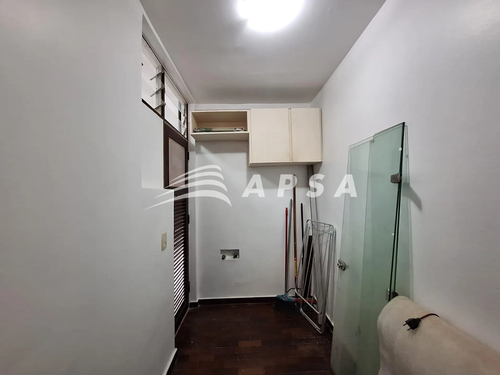 4-bedroom apartment in a building with a sauna — photo 31
