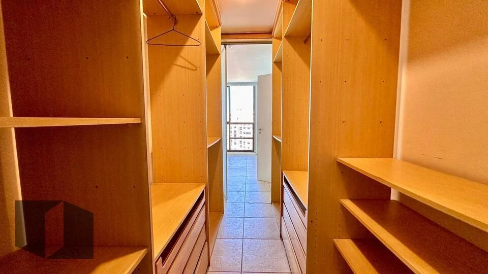 Квартира з 3 спальнями та заскленим балконом — photo 36