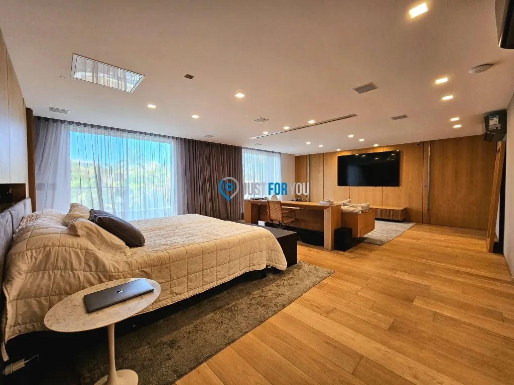 Casa com 4 dormitórios e 5 banheiros, 650 m² — photo 30