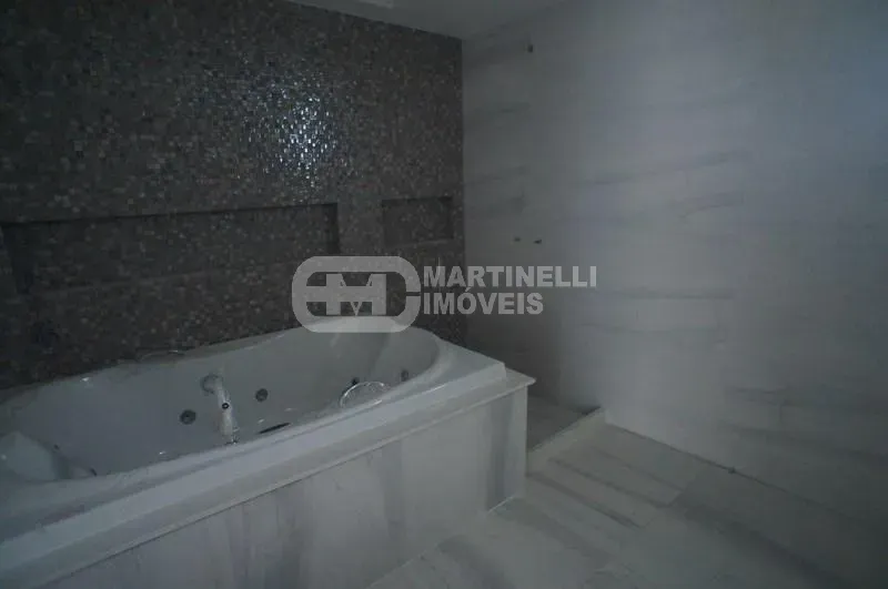 Casa de 420 m² com varanda gourmet e banheira — photo 20