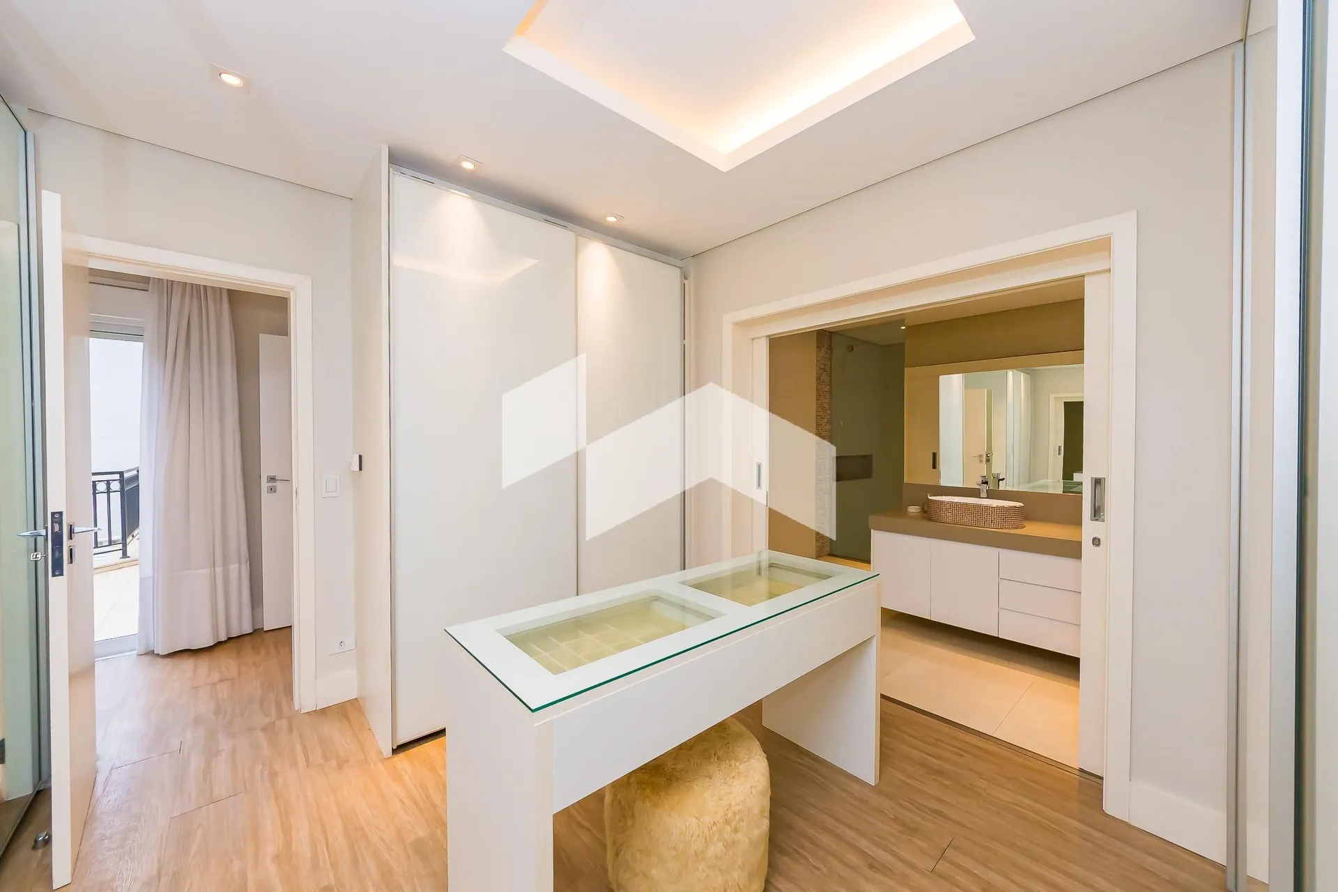 Unfurnished house with 4 en-suite bedrooms and 7 baths — photo 40