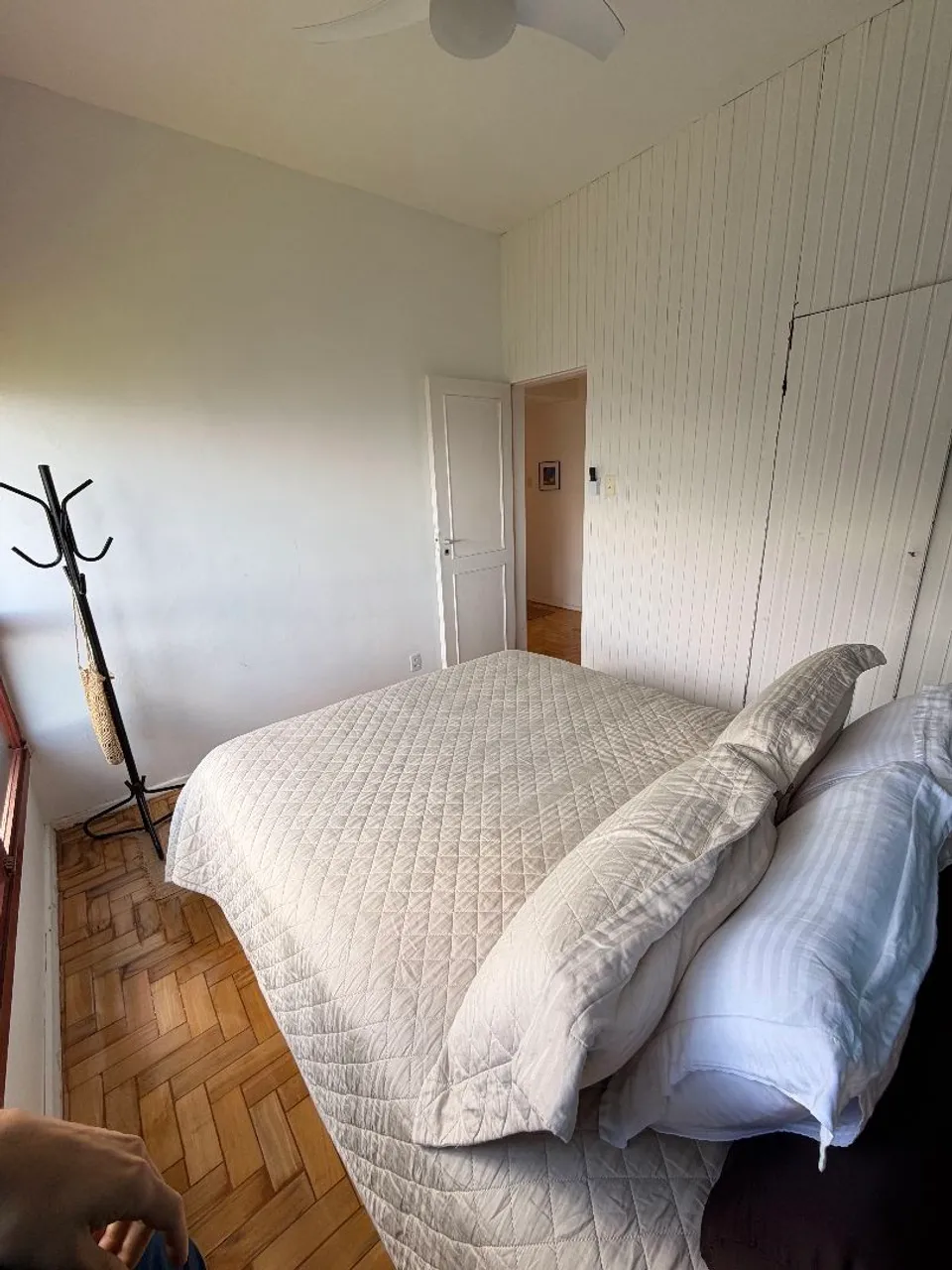 2-bedroom apartment in a building with a gym — photo 7