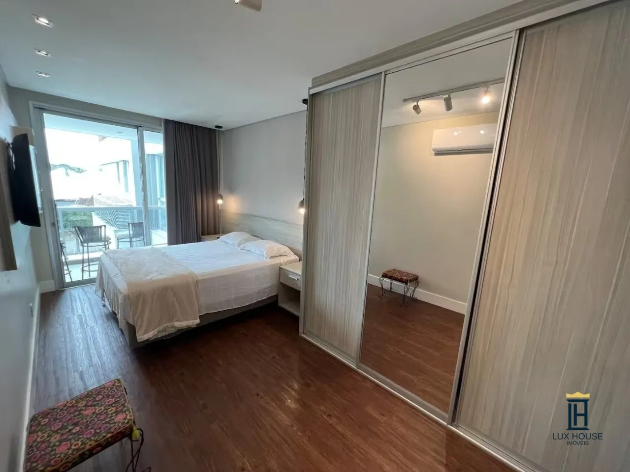 Furnished 2-bedroom apartment with suite and 2 parking — photo 12