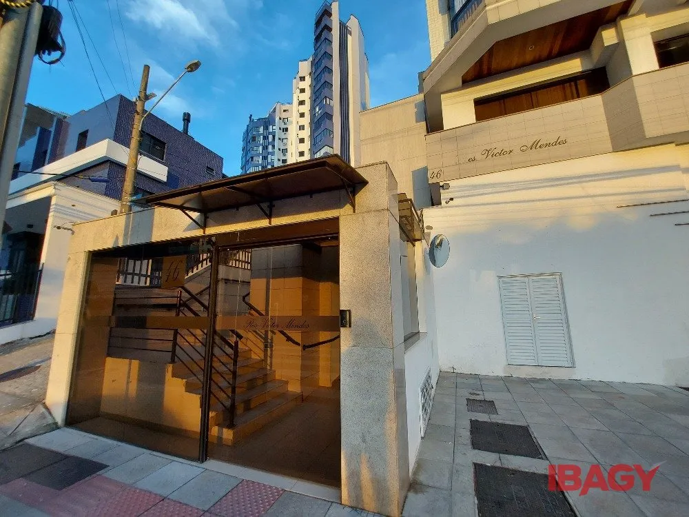 Furnished apartment with 3 en-suite bedrooms and 152 m² — photo 35