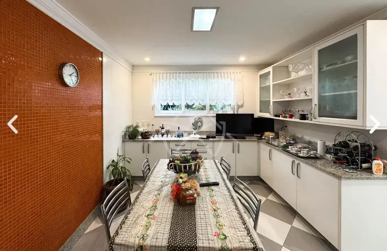 Furnished 4-bedroom house with open-plan kitchen — photo 15