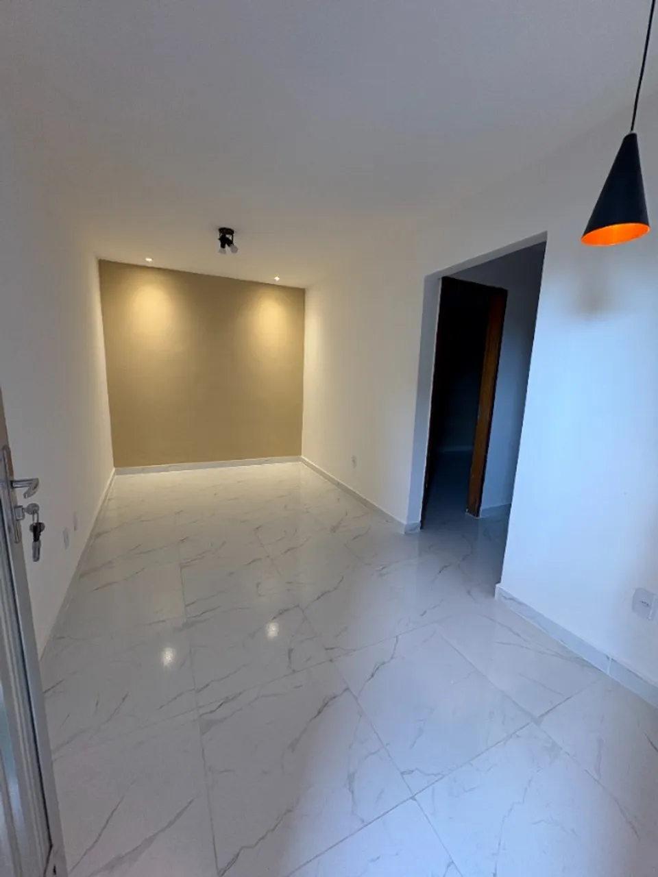 1-bedroom apartment with air conditioning and glass shower — photo 3