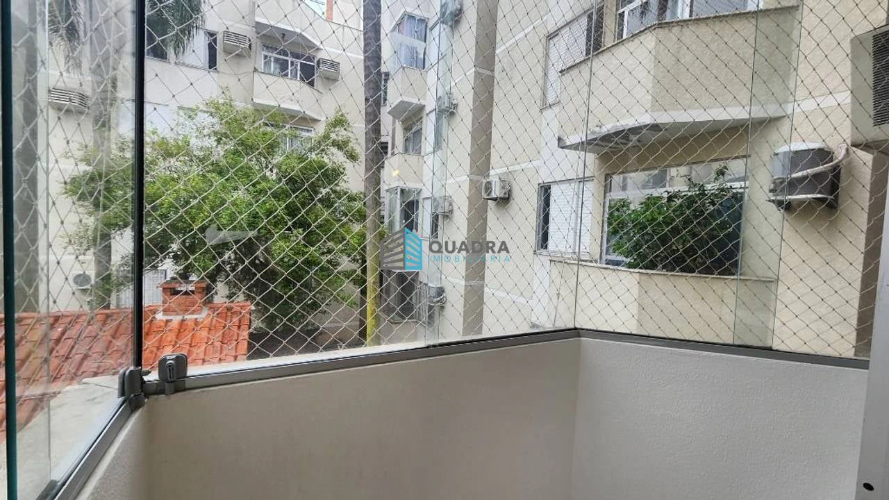 Departamento con piso de madera o laminado en Florianópolis — photo 13
