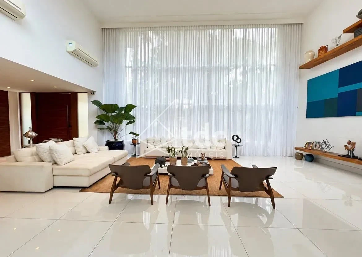 Furnished house with 4 en-suite bedrooms and 7 baths
