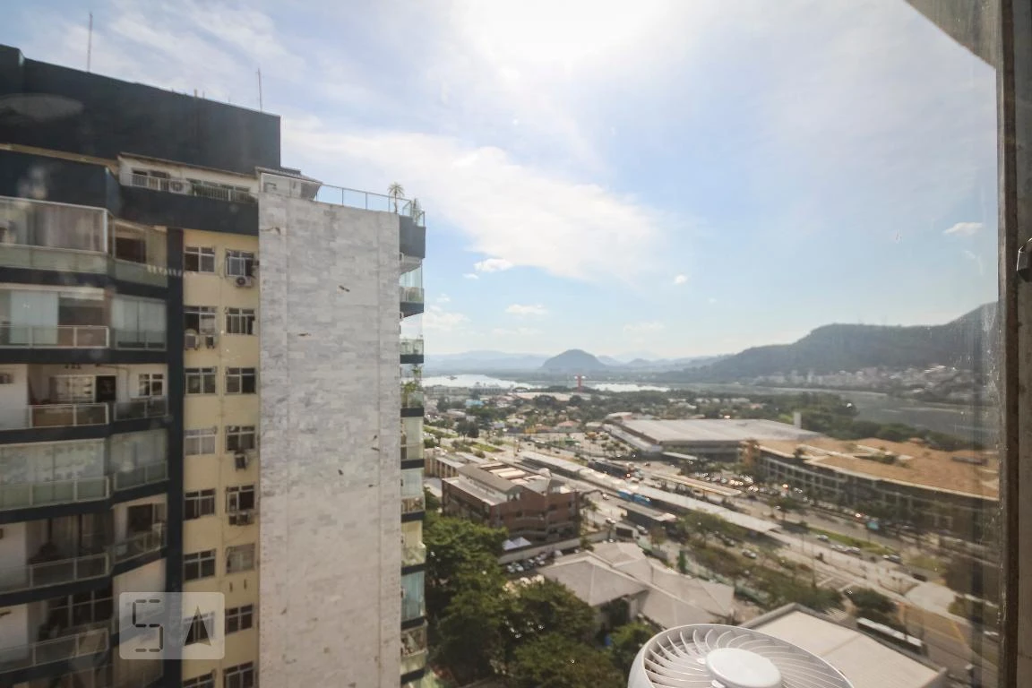 197 m² rental coverage with 2 bedrooms and 3 baths — photo 44