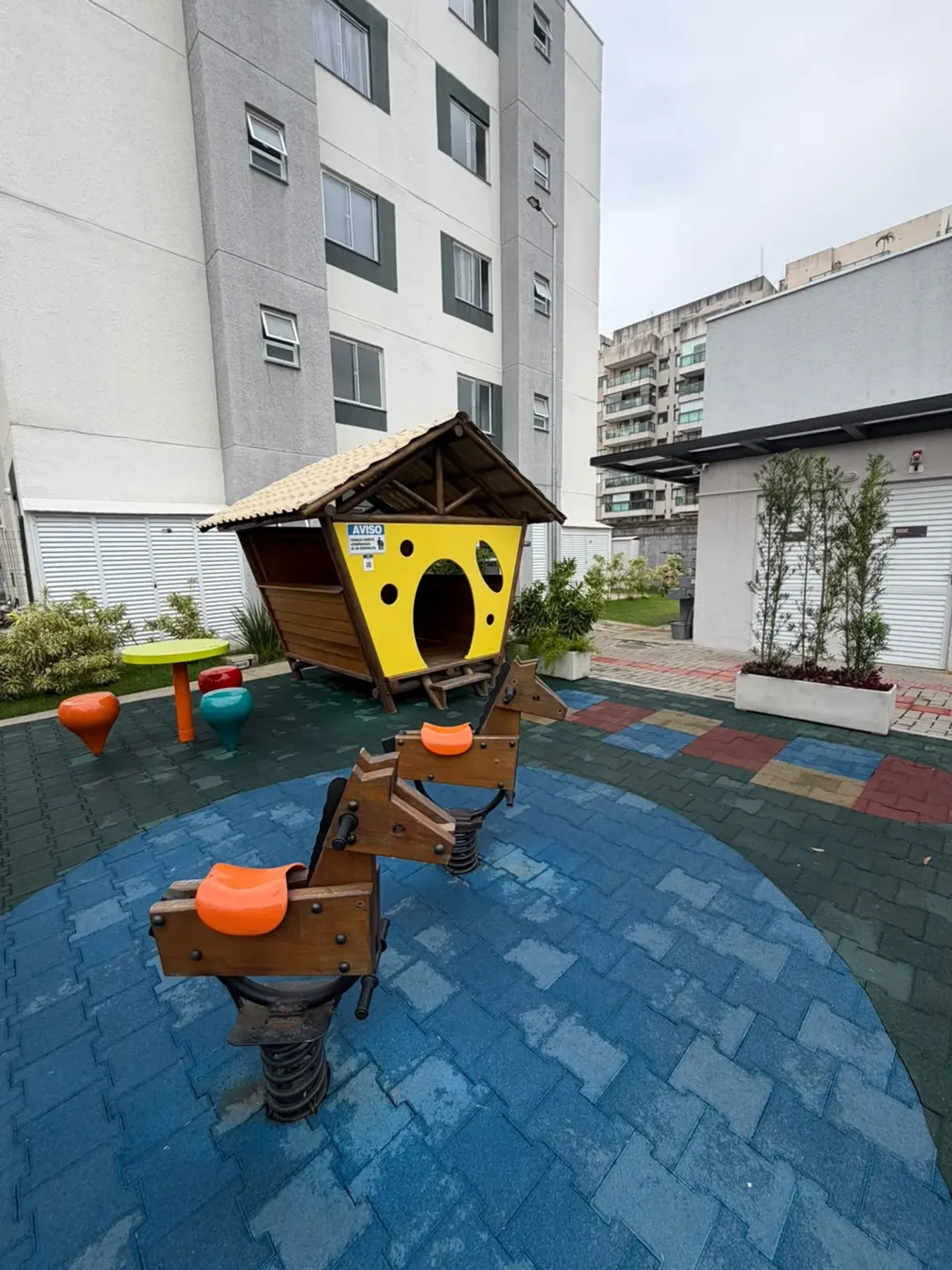 2 quartos e vista para as montanhas: apartamento de 55 m² — photo 17