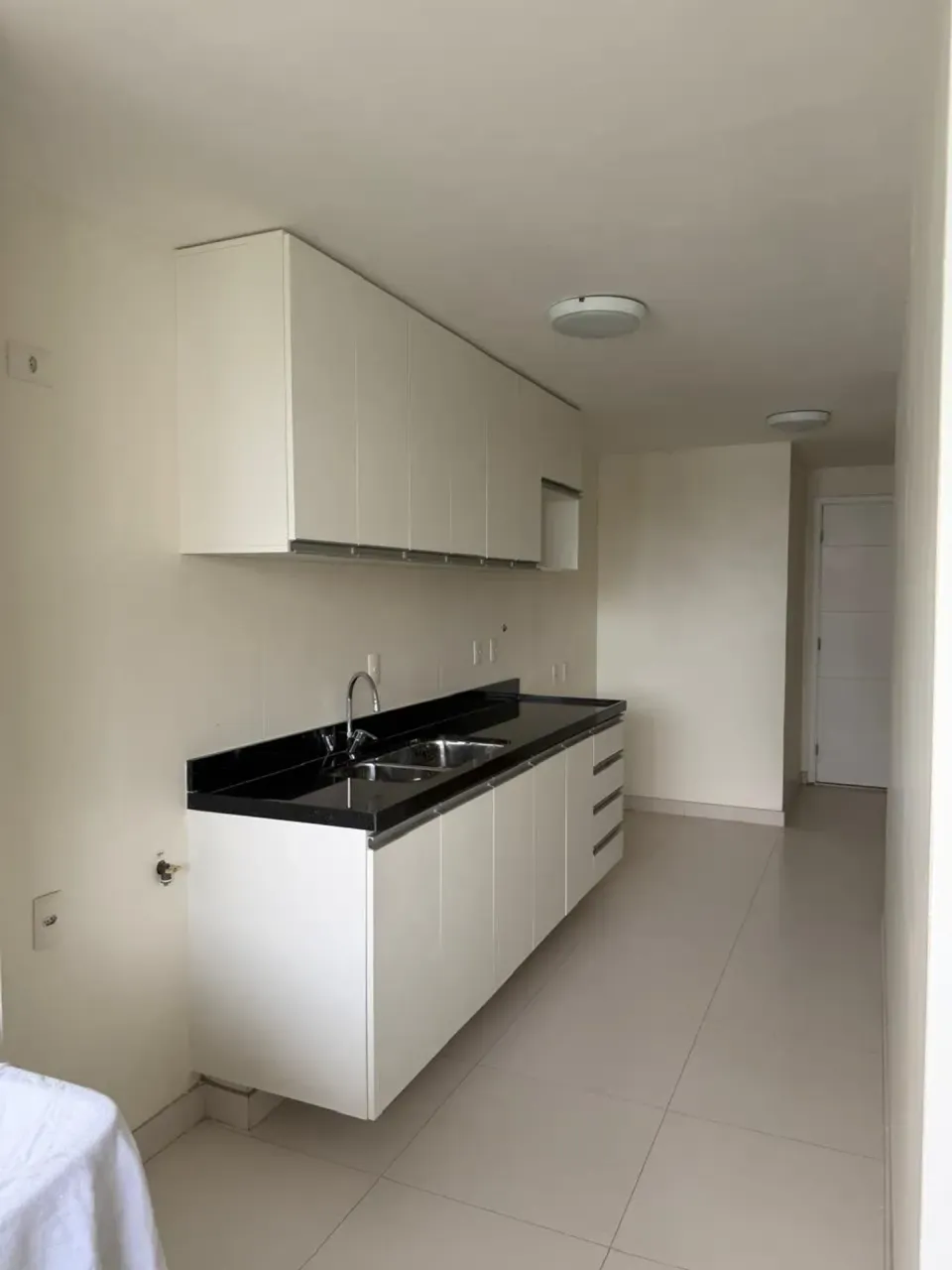 3-bedroom rental apartment with a balcony — photo 8