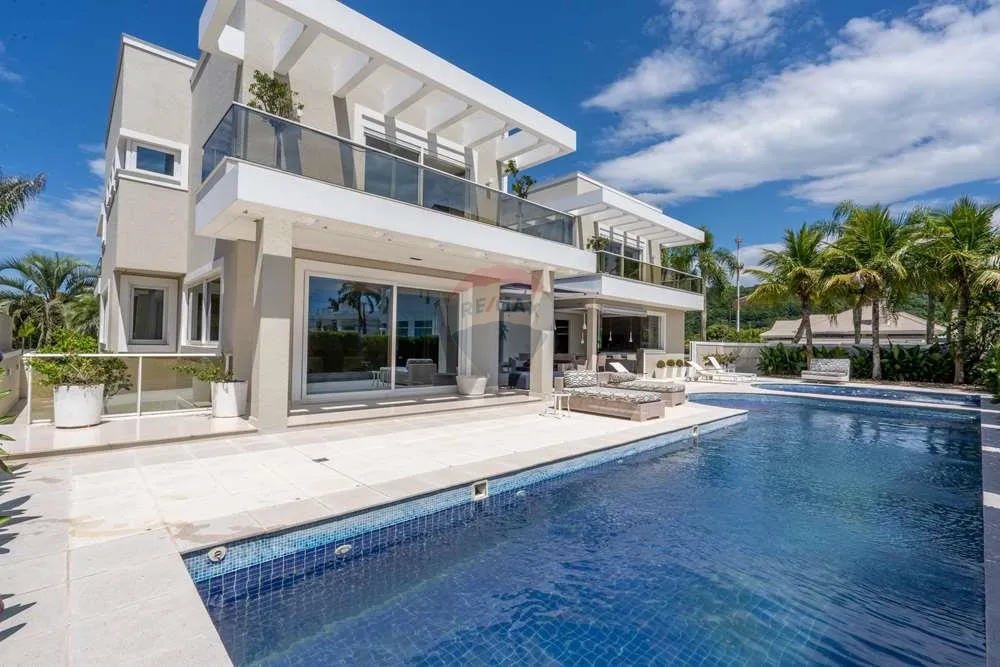 House with 7 en-suite bedrooms and balcony — photo 14