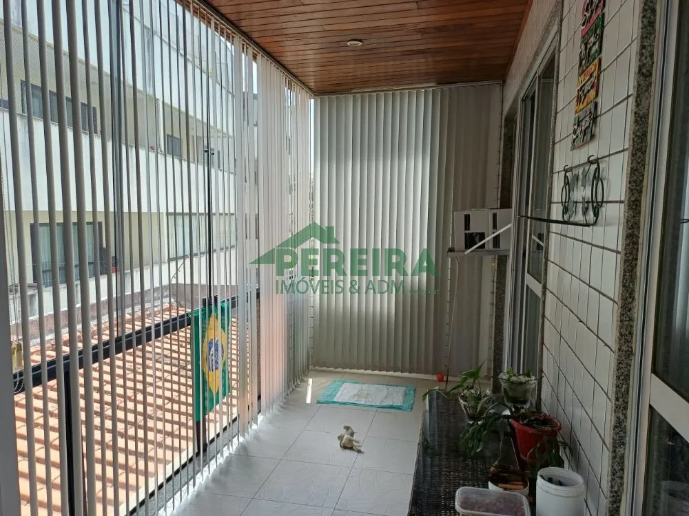 Glass-enclosed balcony in a 3-bedroom apartment, 103 m² — photo 29