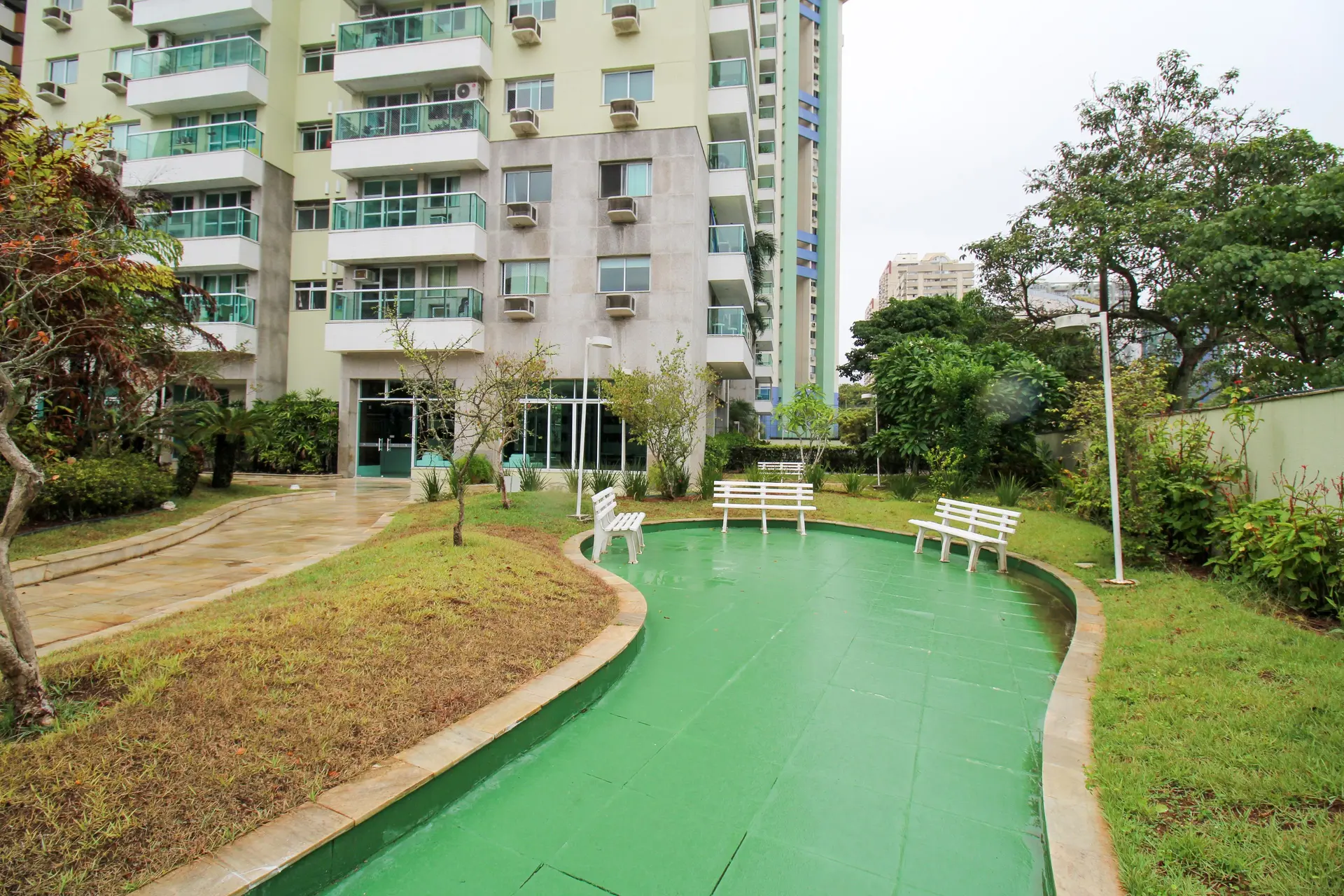 Apartamento mobiliado com 2 quartos e varanda envidraçada — photo 62
