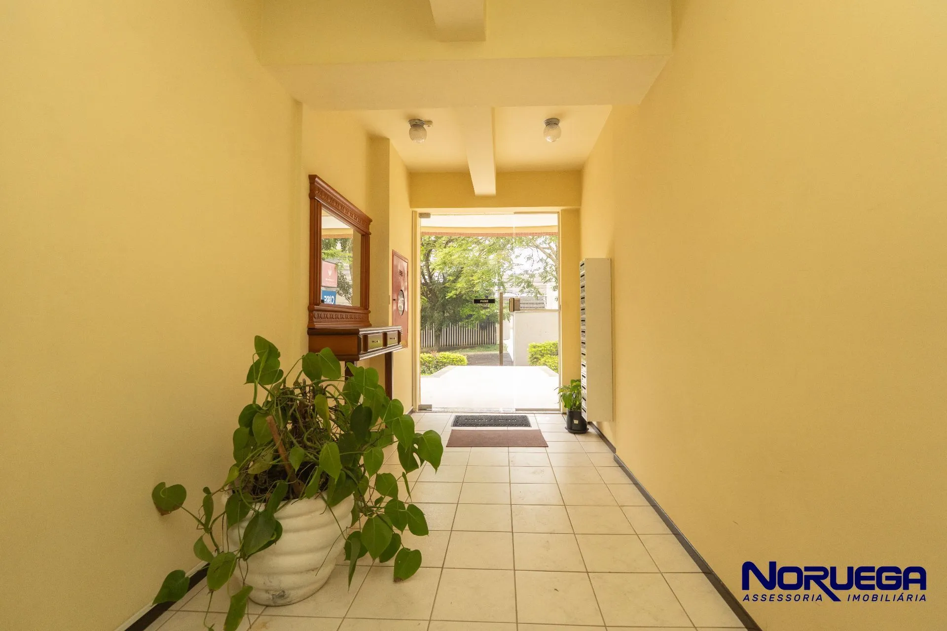 Деревянный пол или ламинат и 2 спальни: квартира 103 м² — photo 30