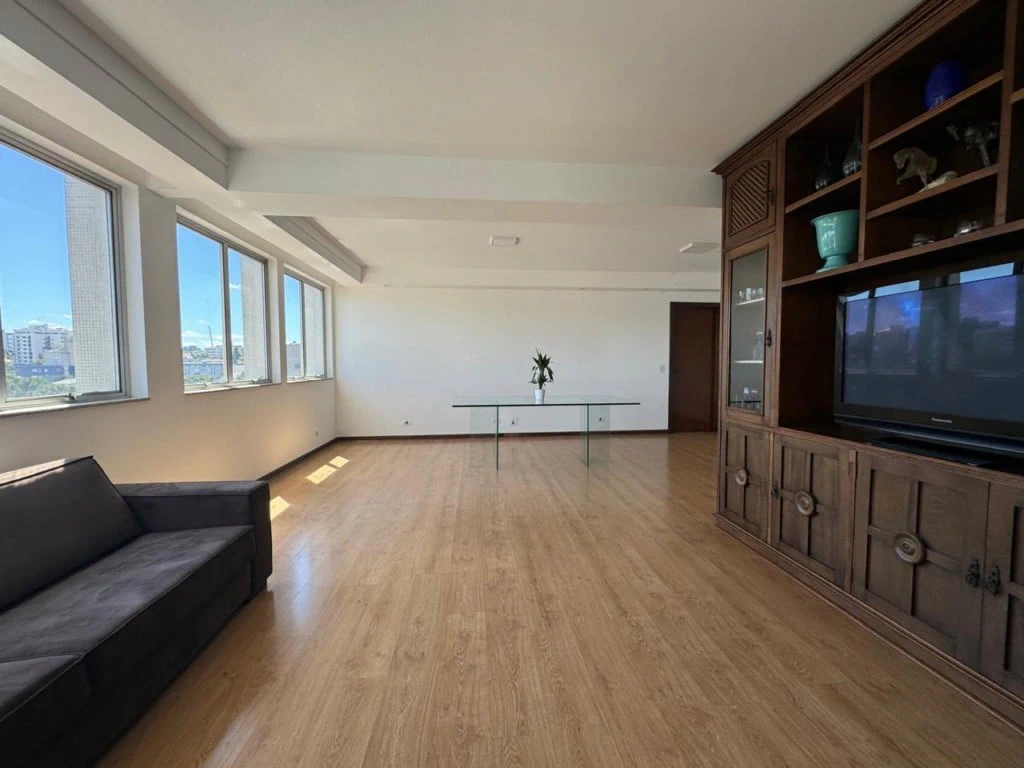 Квартира 268 м² із заскленим балконом та гардеробною — photo 11