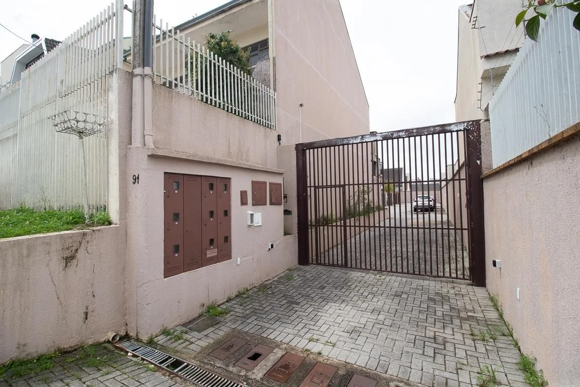 3-bedroom house with a bathtub in Curitiba — photo 51