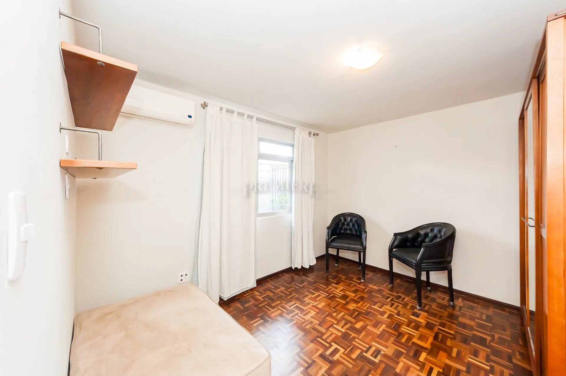 230 m² unfurnished apartment with 4 bedrooms and private garden — photo 9