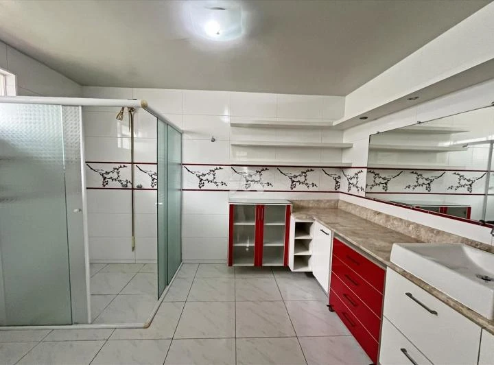Casa com 10 quartos e armários embutidos — photo 4