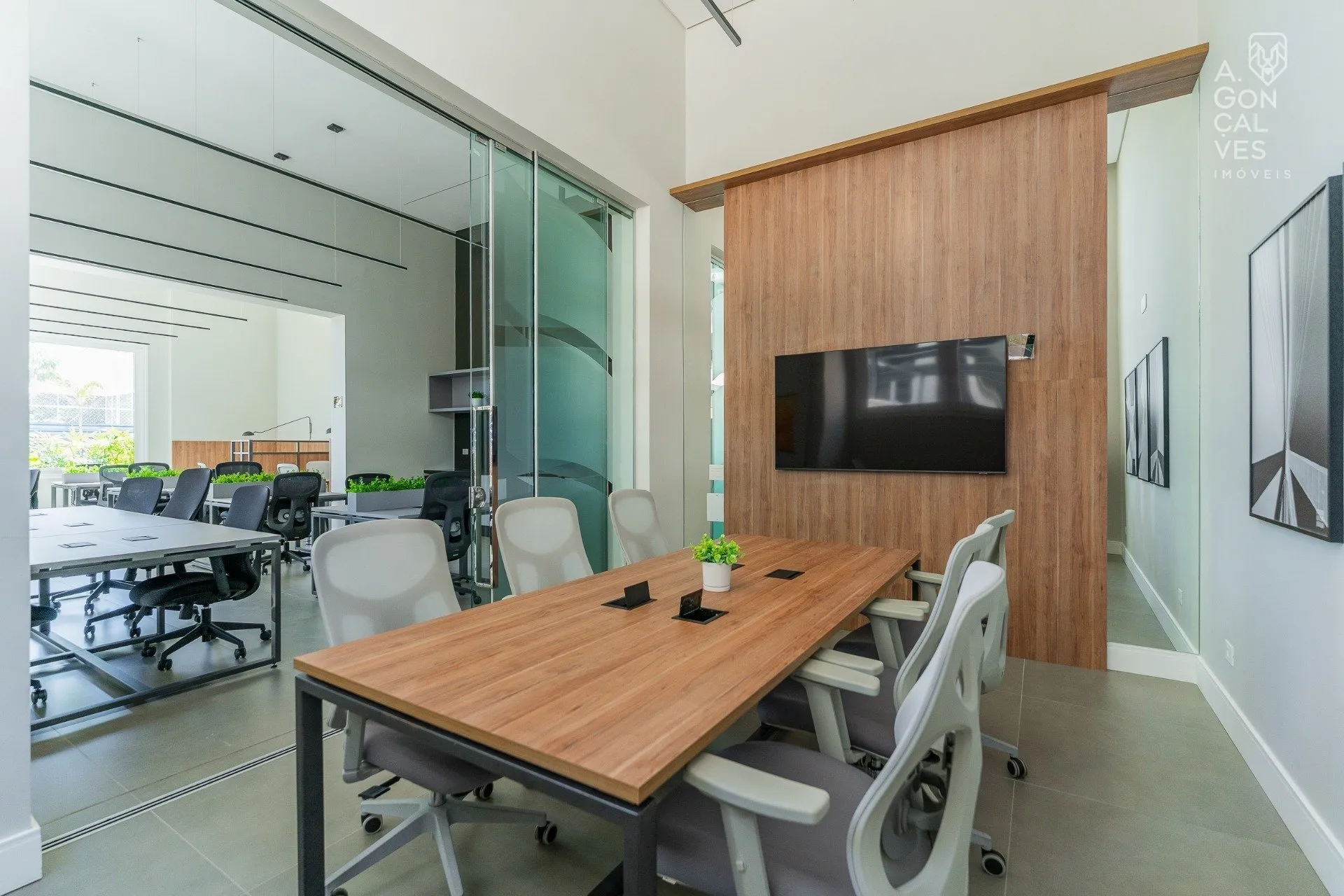 Furnished apartment with 3 bedrooms and 3 bathrooms — photo 28
