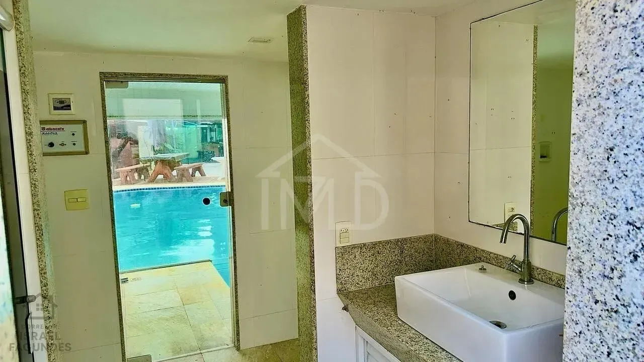 Casa mobiliada com 4 quartos e 5 banheiros, 806 m² — photo 14