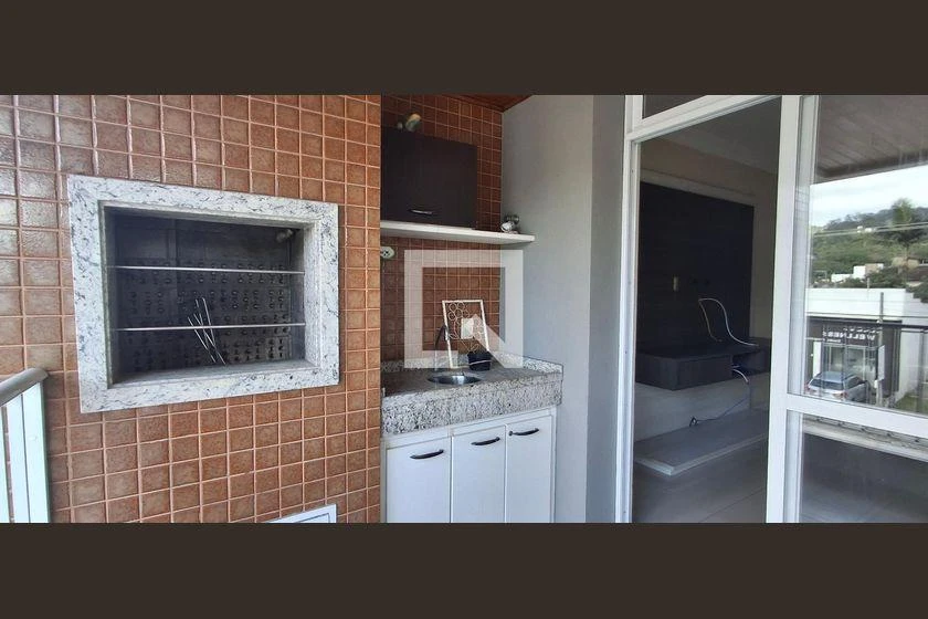 3-bedroom apartment in a building with a pool — photo 4