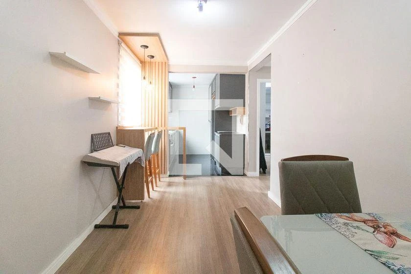 47 m² apartment with a walk-in closet and a home office — photo 10
