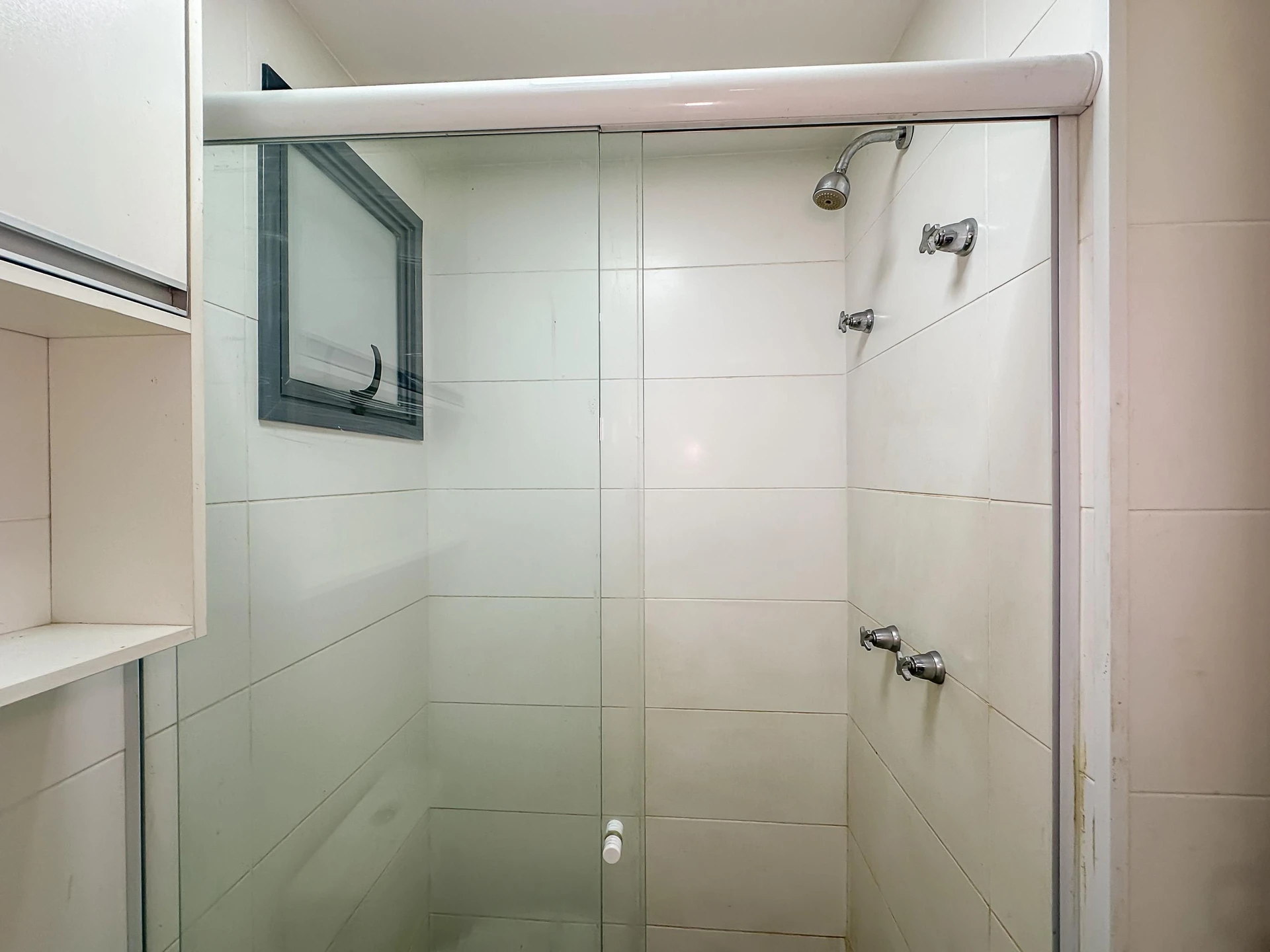 Furnished apartment, 42 m², with a glass-enclosed balcony — photo 11