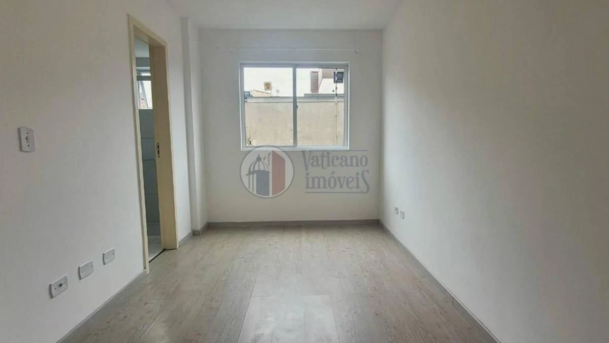 Apartment, 32 m², with wood or laminate floors — photo 4