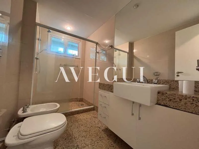 Apartamento com 4 quartos e varanda com box de vidro — photo 21
