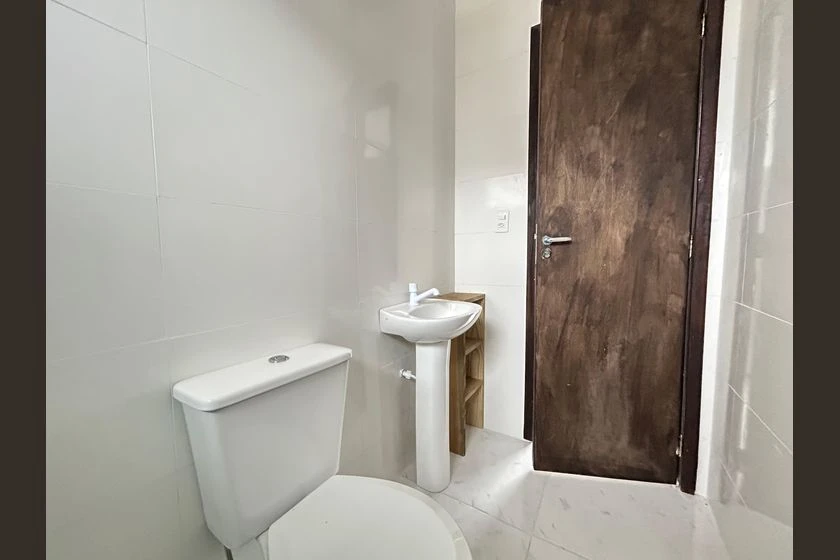 Apartamento de 1 quarto com varanda e 1 banheiro — photo 9