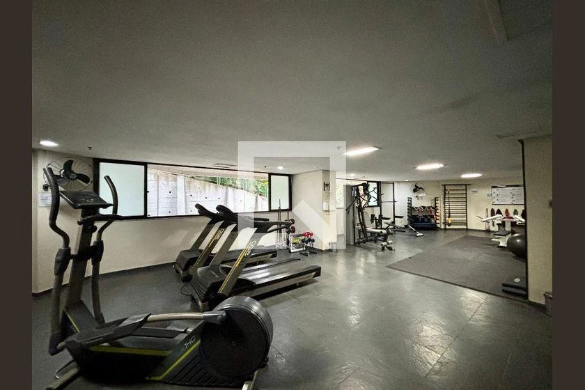 Renovated 2-bedroom apartment with city view, 85 m² — photo 33