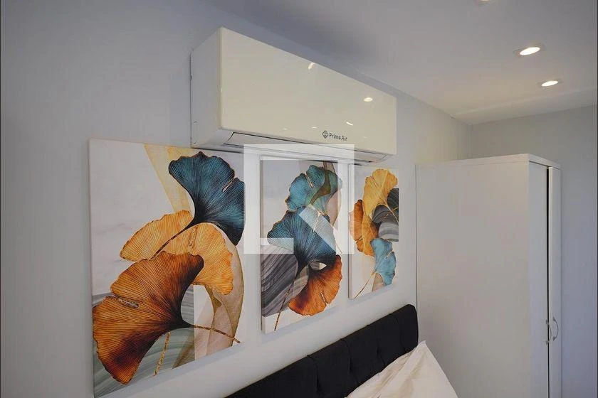 Furnished 1-bedroom apartment with built-in wardrobes — photo 2