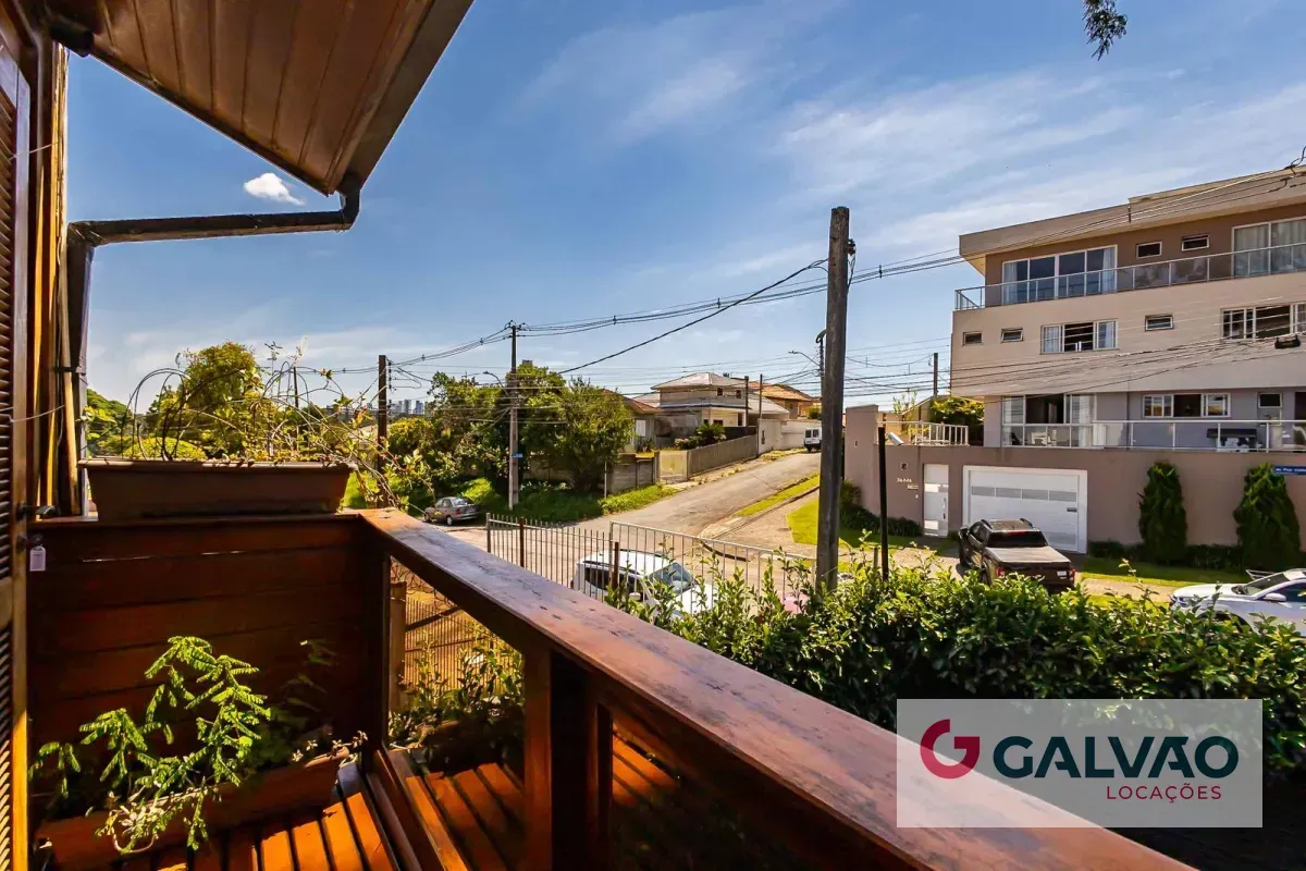 Casa sin amueblar con 3 dormitorios, cocina cerrada y balcón — photo 31