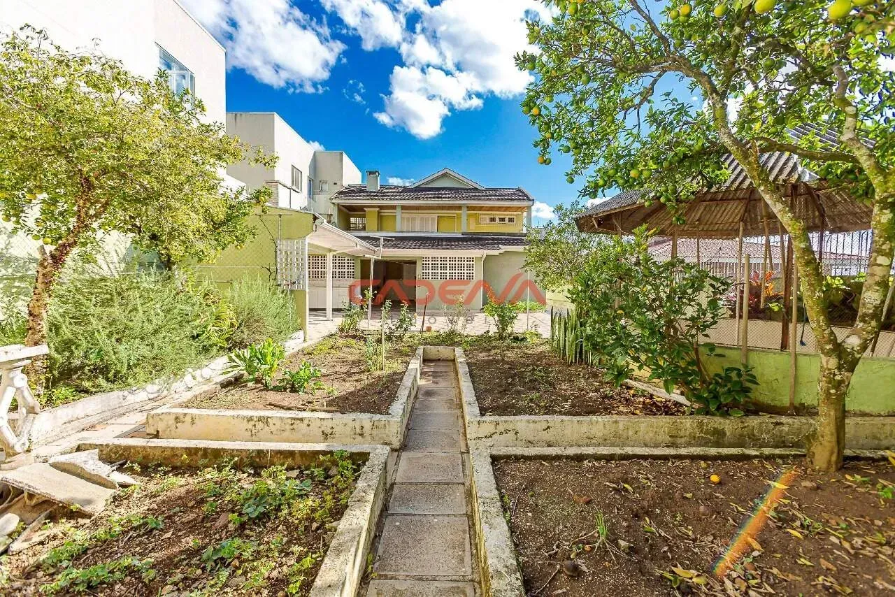 House with 5 bedrooms, 3 en-suites and 660 m² with 6 spaces — photo 29